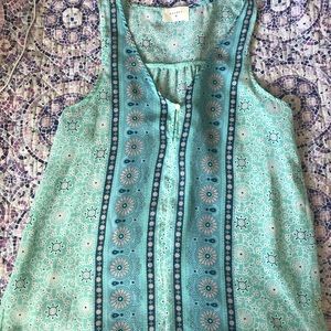 Patterned blouse tank with front key hole